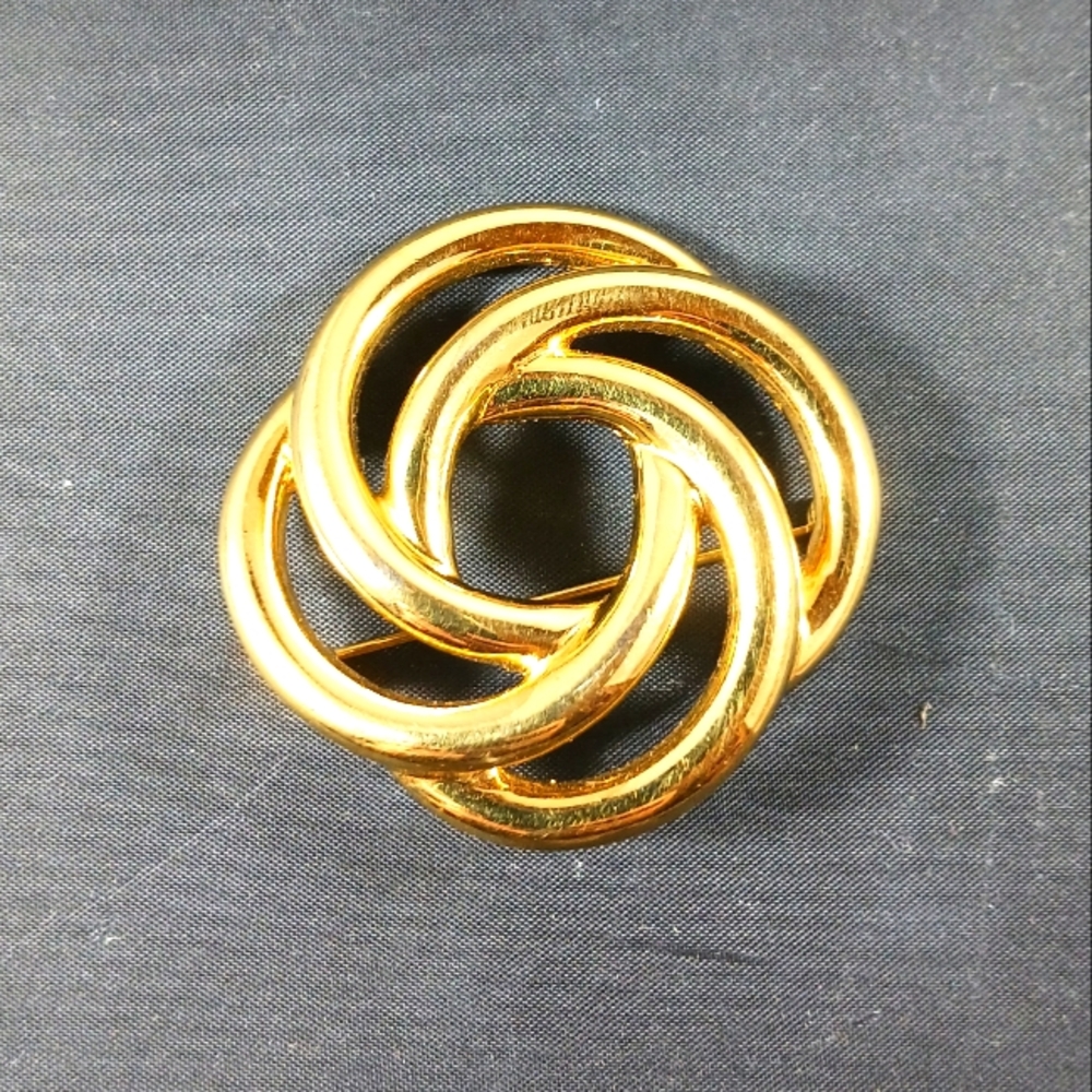 Vintage Monet Gold Tone Large Brooch